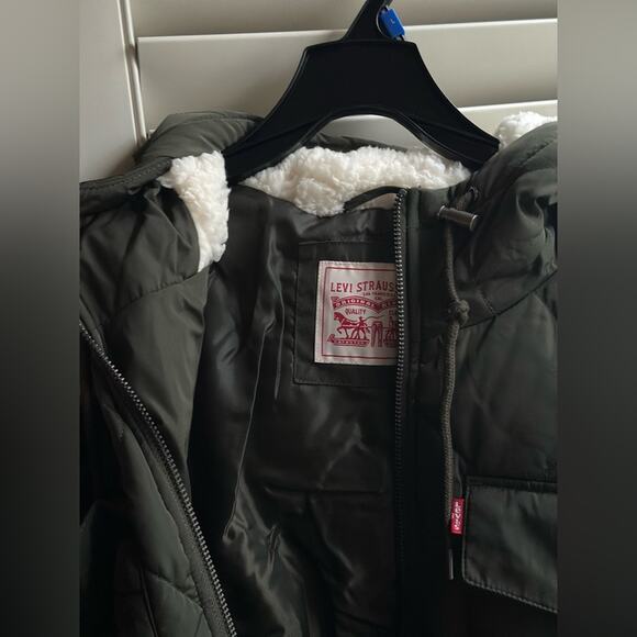 Levi's Women's Soft Sherpa Lined Diamond Quilted Long Parka Green Jacket NWT - Picture 7 of 11